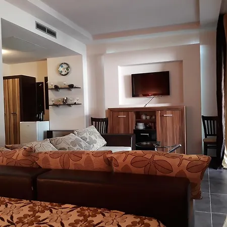Private In Dolce Vita * غولدن ساندز